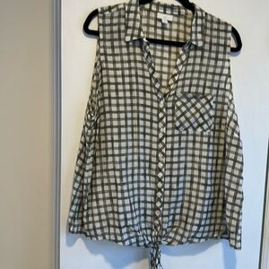 Bundle of 2 J Jill Sleeveless Button down Top with pocket and tie bottom. XL